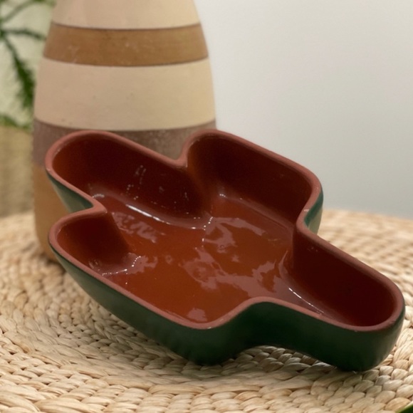 🌵Cactus Pottery Dish🌵 - Picture 1 of 7